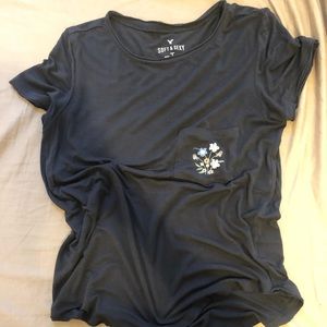 AMERICAN EAGLE | super soft embroidered pocket tee